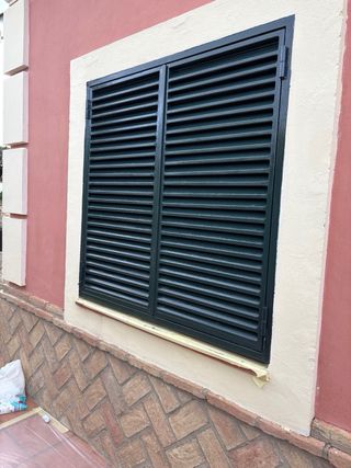 Pintura Persianas Mallorquinas y Rejas