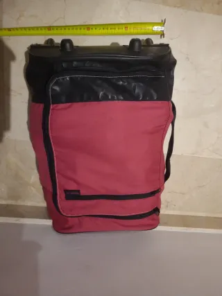 Maleta de viaje con ruedas 47x56x18 color rosa fuc