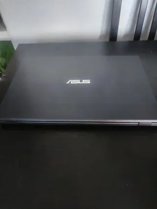 Portátil Asus VivoBook 14 (410KA)