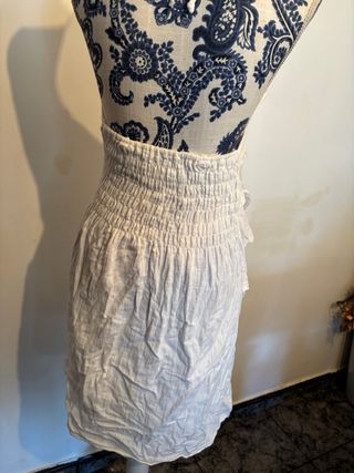 Vestido Ibicenco Blanco bordado  de Flores Rojas