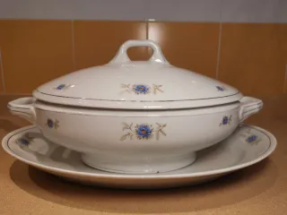 Juego Sopera, bandeja y salsera Porcelana St Clara