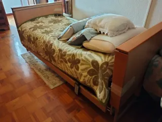 Cama articulada individual con barreras