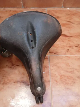 2 Sillines de Bicicleta Antiguos