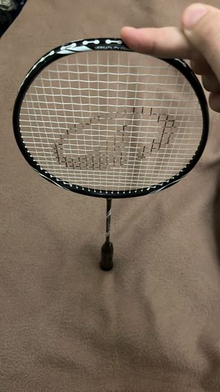 Raqueta de bádminton casi nueva