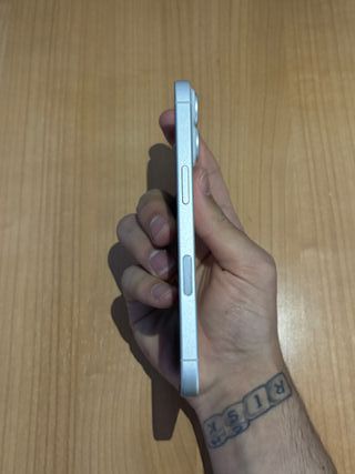 iPhone 16 Bianco 95% Batteria