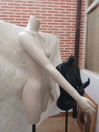 MANIQUÍ TORSO MUJER