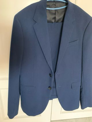 Traje de hombre azul