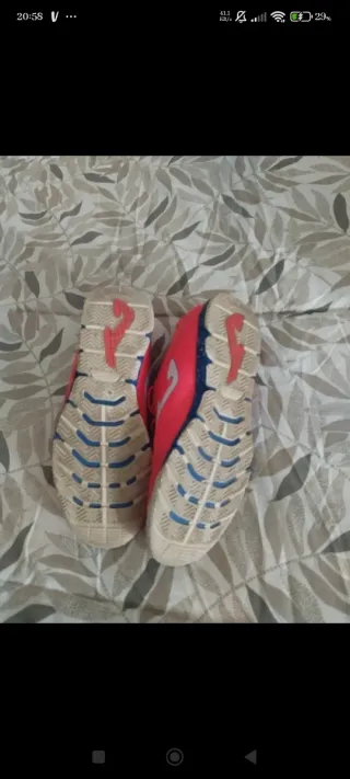 Botas de fútbol para niño color rosa talla 38