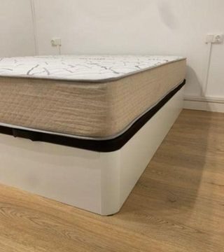 Canapè letto con materassi a molle, in saldo