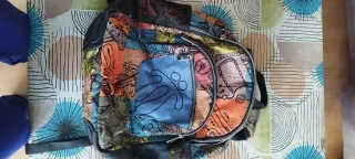 Mochila escolar azul con estampado