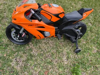 Moto Eléctrica Infantil KTM RC 8C