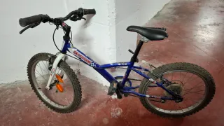 Bicicleta infantil Decathlon azul