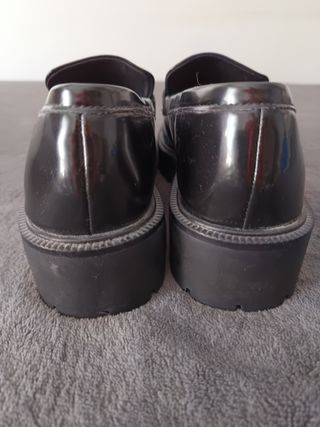 Mocasines H&M charol negros talla 38