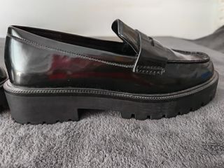 Mocasines H&M charol negros talla 38