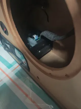 Cajón Subwoofer Samsung Negro