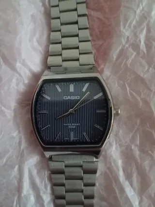 Reloj Casio Hombre Negro y Plateado