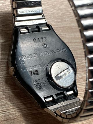 Swatch vintage con esfera abierta estilo skeleton