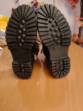 Botines XTI urban brand.Talla 35