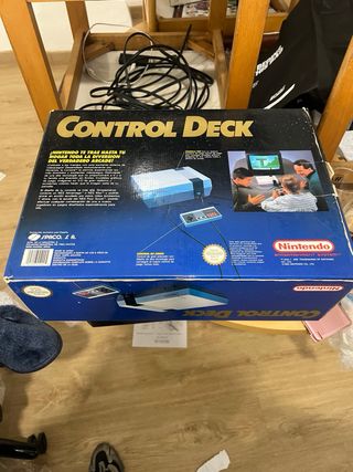 Nintendo NES con Mario y caja