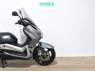 YAMAHA XMAX 250