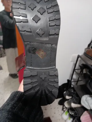 Botas altas rojas con detalle