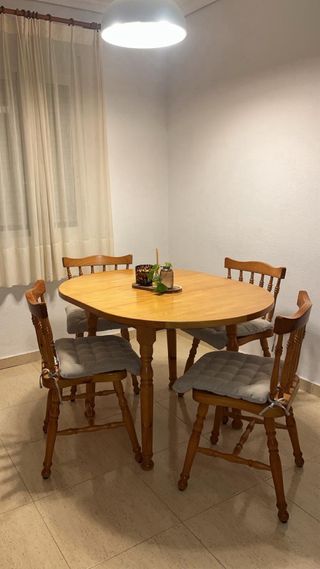 Mesa comedor extensible con 4 sillas
