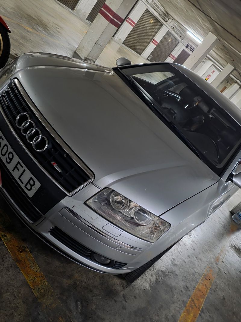 Audi A8 2003 - foto 1