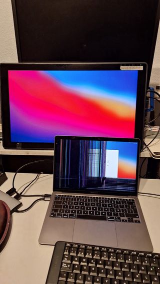 MacBook Air 13'' 2020 M1 Schermo Rotto