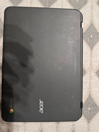 3 Portatil chromebook. 2 Hp y una Acer.