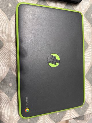 3 Portatil chromebook. 2 Hp y una Acer.