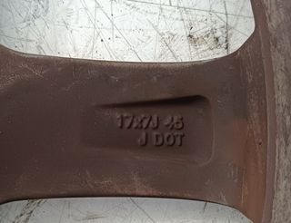 5202563 r17 llanta toyota avensis cross sport