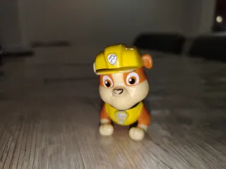 Restos de muñecos Patrulla Canina