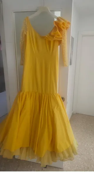 Traje de flamenca  amarillo