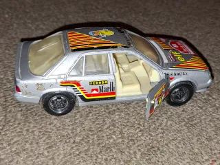 Coche de juguete Renault Rally