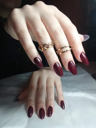 Uñas,cejas,pestñas,pedicura,cabello,depilación