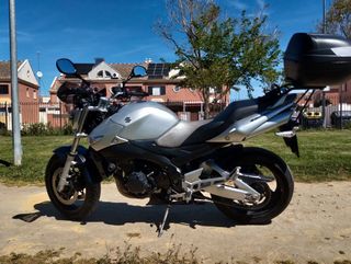 Suzuki GSR 600 Naked Gris/Plata