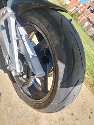Suzuki GSR 600 Naked Gris/Plata