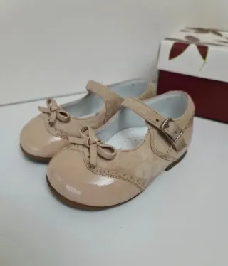 Merceditas niña Landos piel charol lazo 20