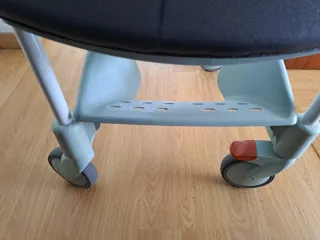 Vendo silla ruedas inodoro .