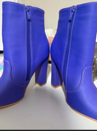 Botines tacón ancho 11cm morados T39 sin estrenar