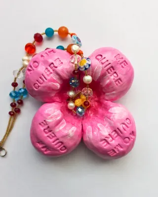Joyerito de arcilla hecho a mano