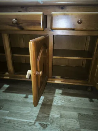 Aparador de madera maciza