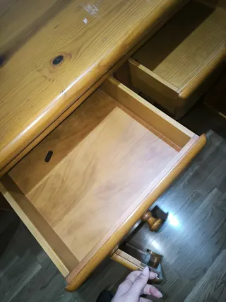 Aparador de madera maciza