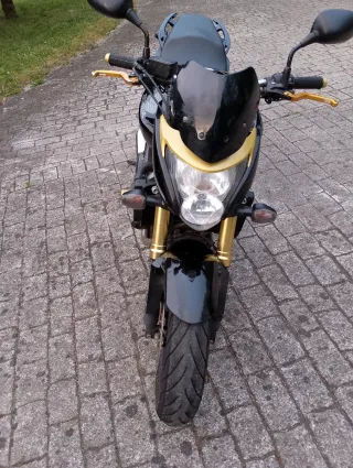 Honda CB 600 F Hornet Negra/Dorada