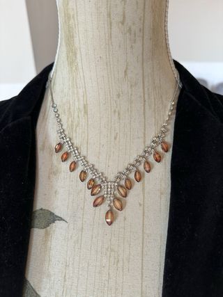 Magnifico collier vintage strass e resina