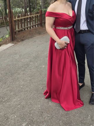 Vestido de fiesta rojo elegante