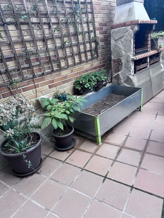 Huerto de terraza metálico