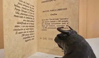 Figura Toro Bronce. Manuel Pareja Obregón 1984.