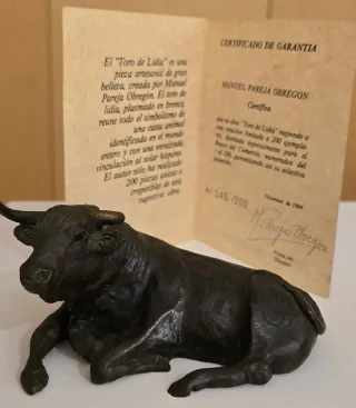 Figura Toro Bronce. Manuel Pareja Obregón 1984.