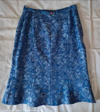 Traje azul estampado